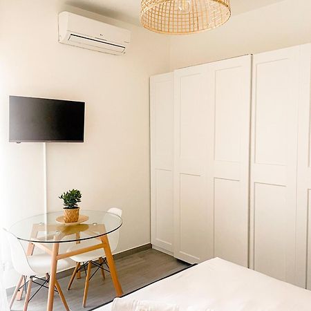 Xenia Apartments - Fashion Week Studio Near Navigli Милано Екстериор снимка